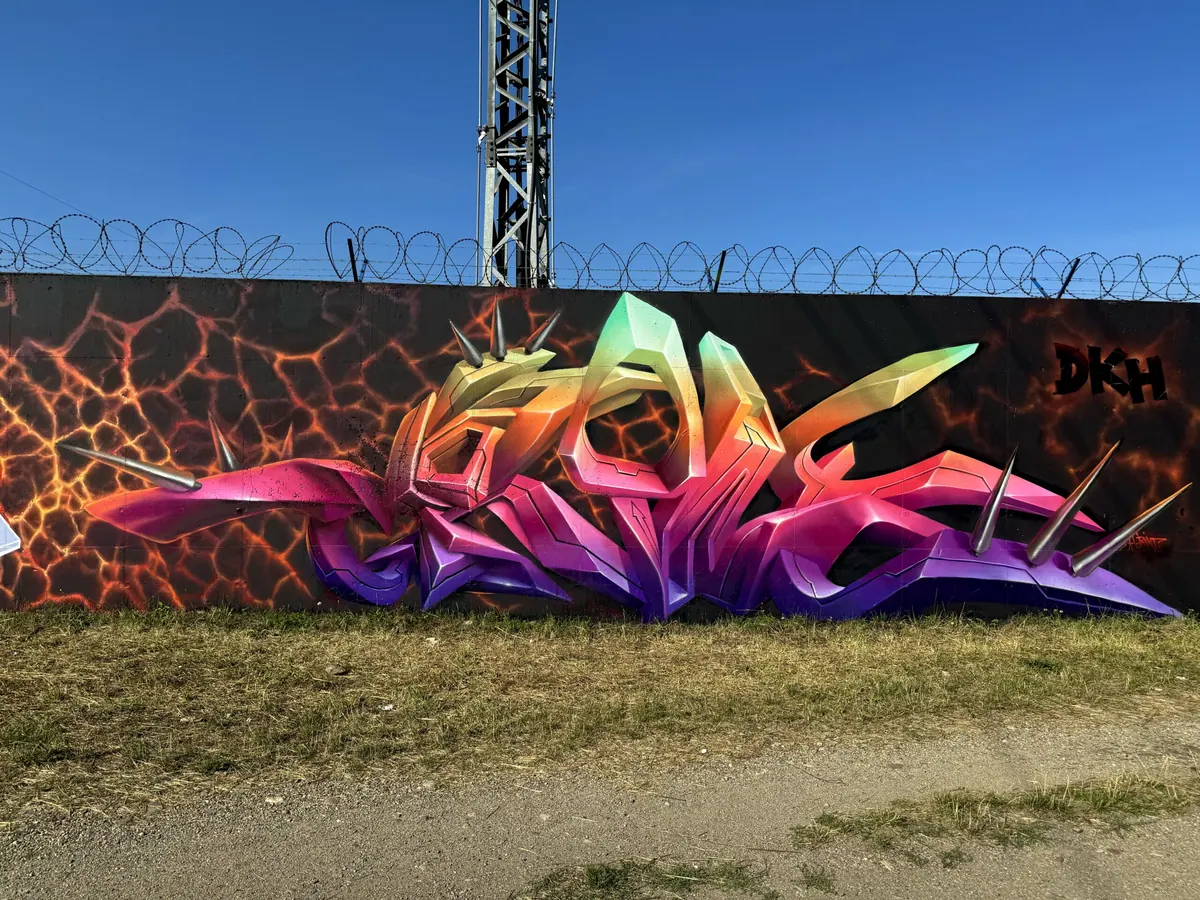 Graffiti a street art